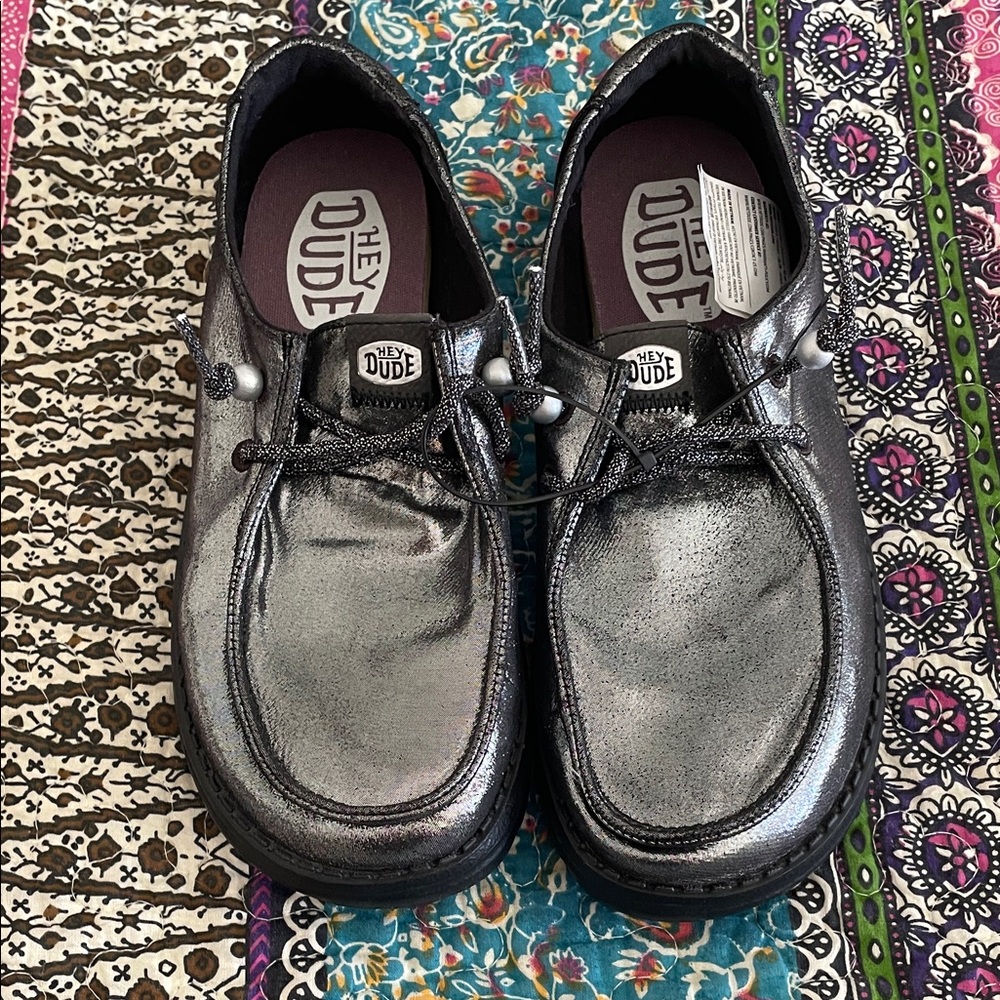 Hey Dude Men's Shiny Gray Loafers